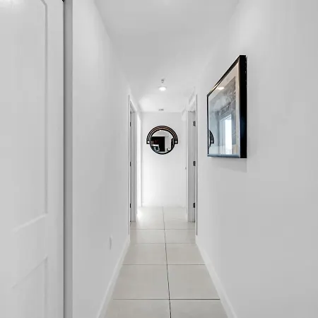 Appartement Chic 3 Bed Retreat Mins Brickell With Free Parking à Miami Extérieur photo