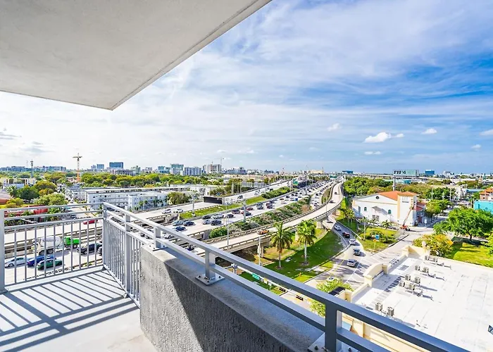 Chic 3 Bed Retreat Mins Brickell With Free Parking