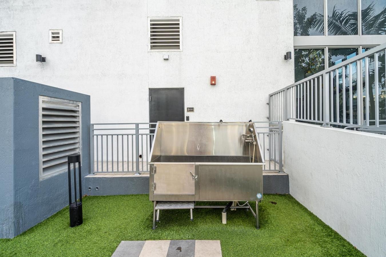 Chic 3 Bed Retreat Mins Brickell With Free Parking Appartement